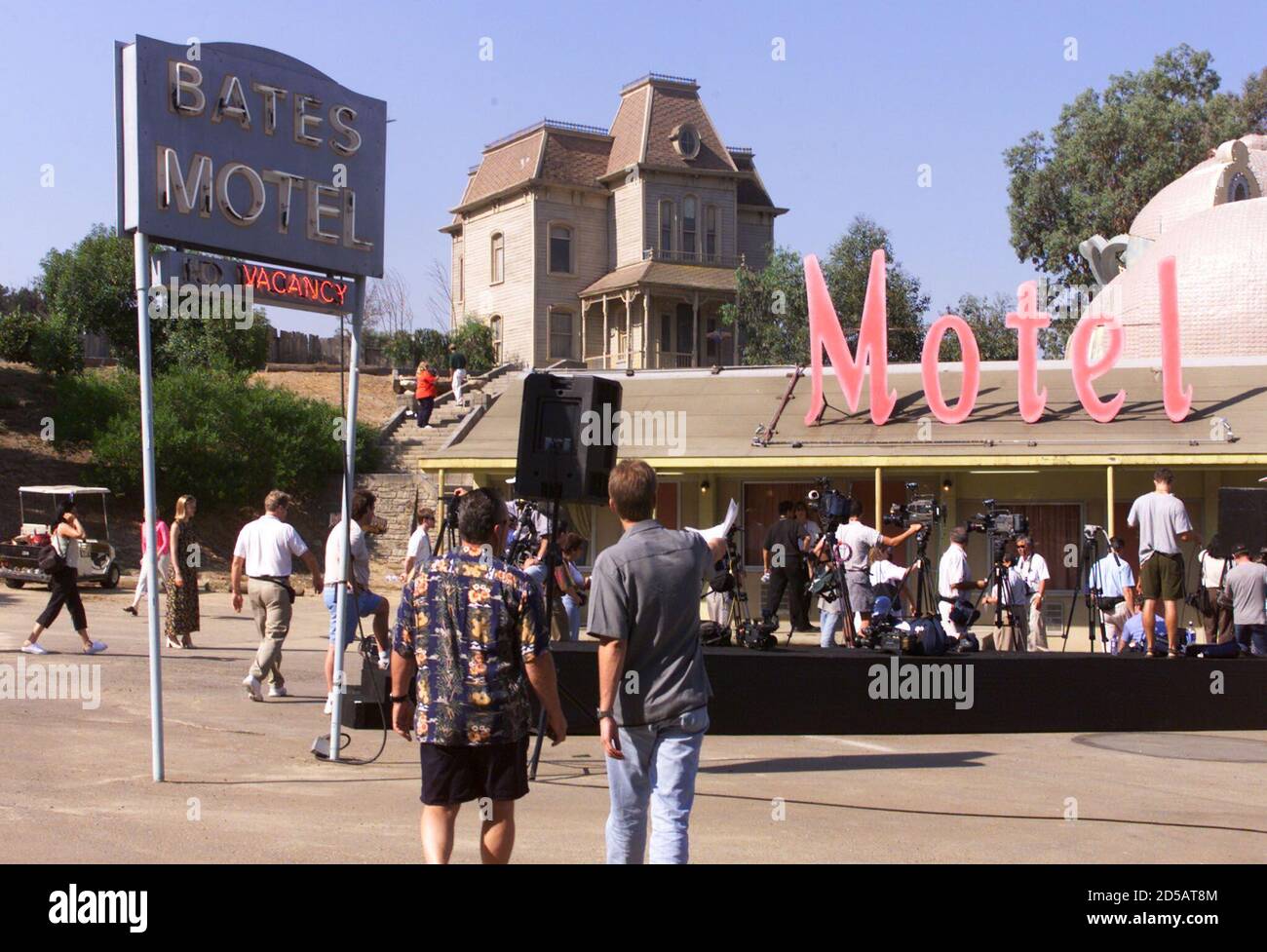 El equipo de cámaras se creó para el concurso 'mejor grito de escena de  Ducha de Psycho' de Universal Studios en el Bates Motel Set, con una  recreación de la famosa escena