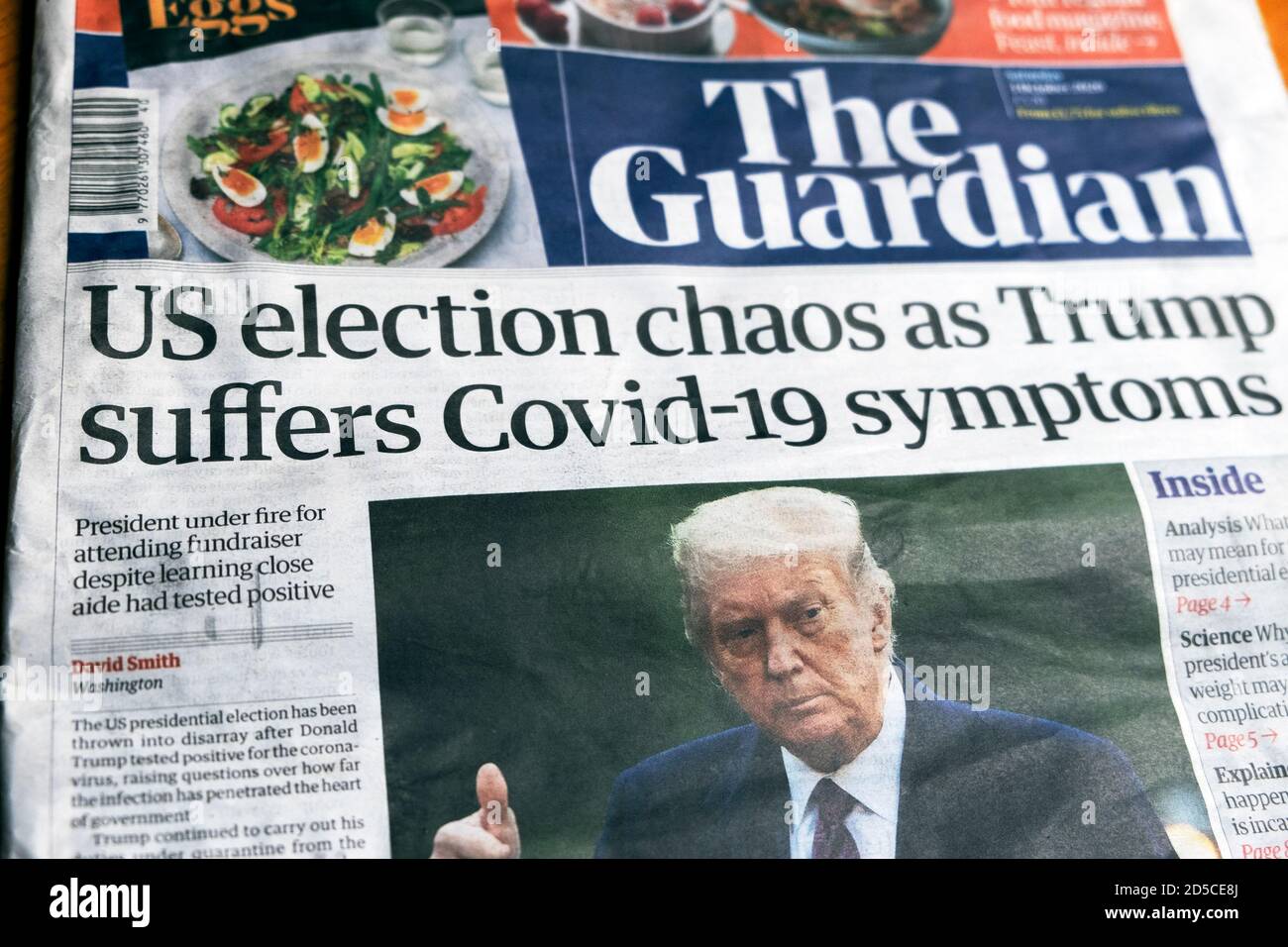 "El caos en las elecciones ESTADOUNIDENSES cuando Trump sufre los síntomas de Covid-19", Donald Trump Titular del periódico British Guardian 3 de octubre de 2020 Londres Reino Unido Foto de stock
