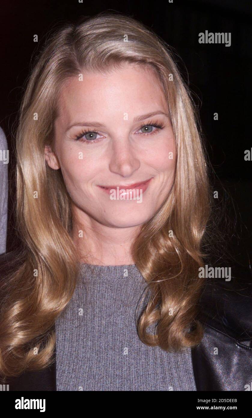 Actriz De La Película Los Otros La actriz Bridget Fonda, una de las estrellas de la nueva película de  acción "Lake Placid", llega para el estreno de la película el 14 de julio  en los Ángeles. En la