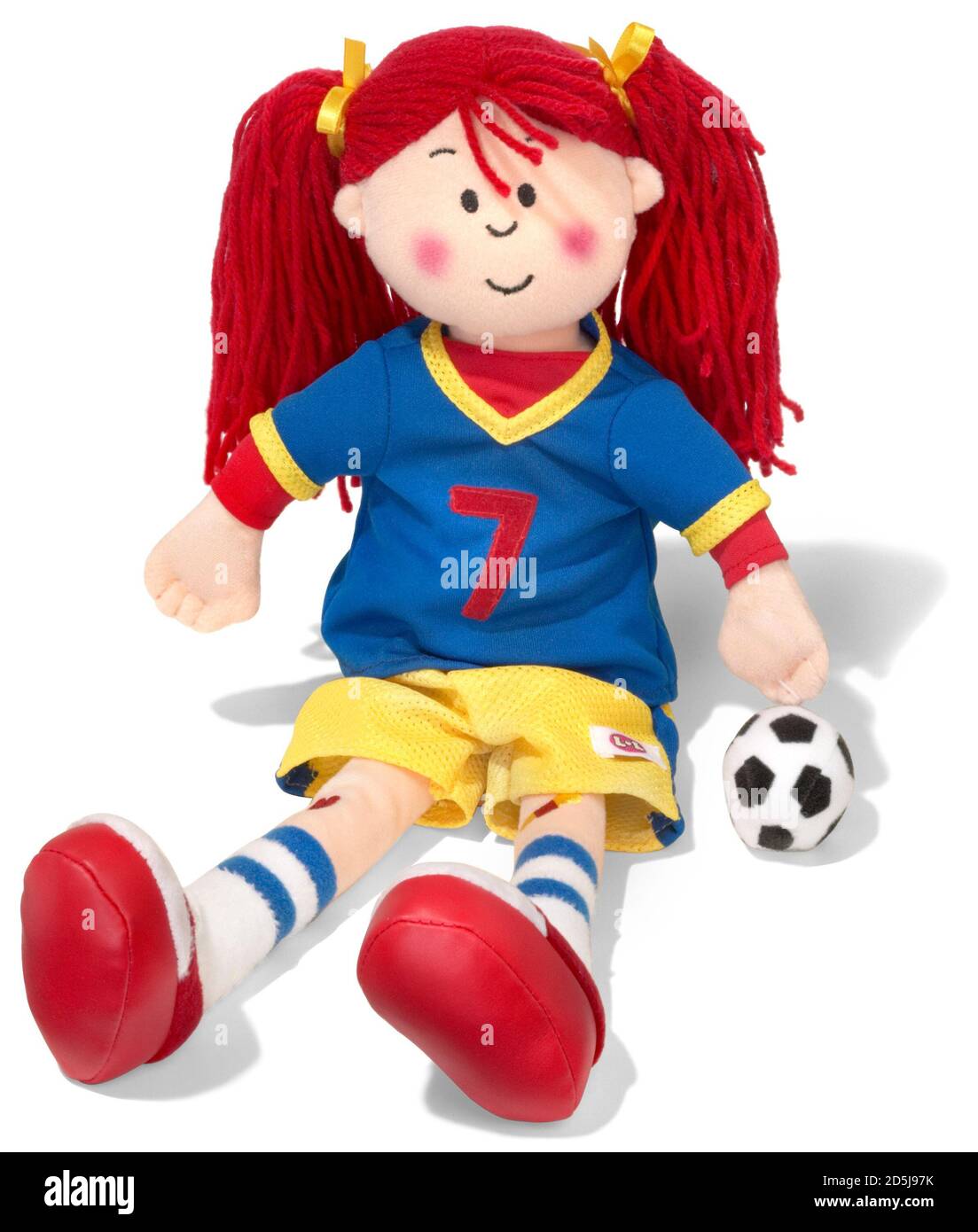 Un idioma Littles muñeca bilingüe italiana llamada Sophie en un uniforme de fútbol fotografiado sobre fondo blanco Foto de stock