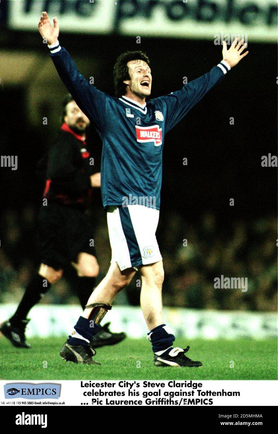 Steve Claridge de Leicester City celebra su gol contra Tottenham Foto de stock