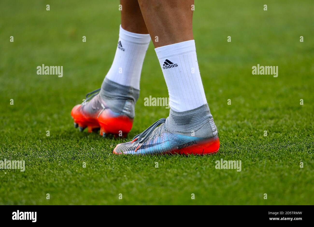 Doctrina En general Hacer deporte Detalle de las zapatillas de Cristiano Ronaldo del Real Madrid Fotografía  de stock - Alamy