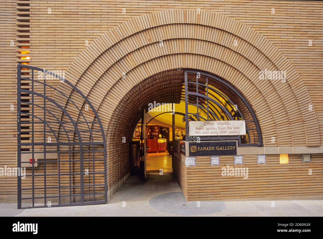 Frank Lloyd Wright's V.C. Morris Gift Store, San Francisco, California,  anteriormente sede de la Galería Xanadu. Ahora ocupado por la tienda de ropa  de hombre de Isaia. vista de 2005 Fotografía de