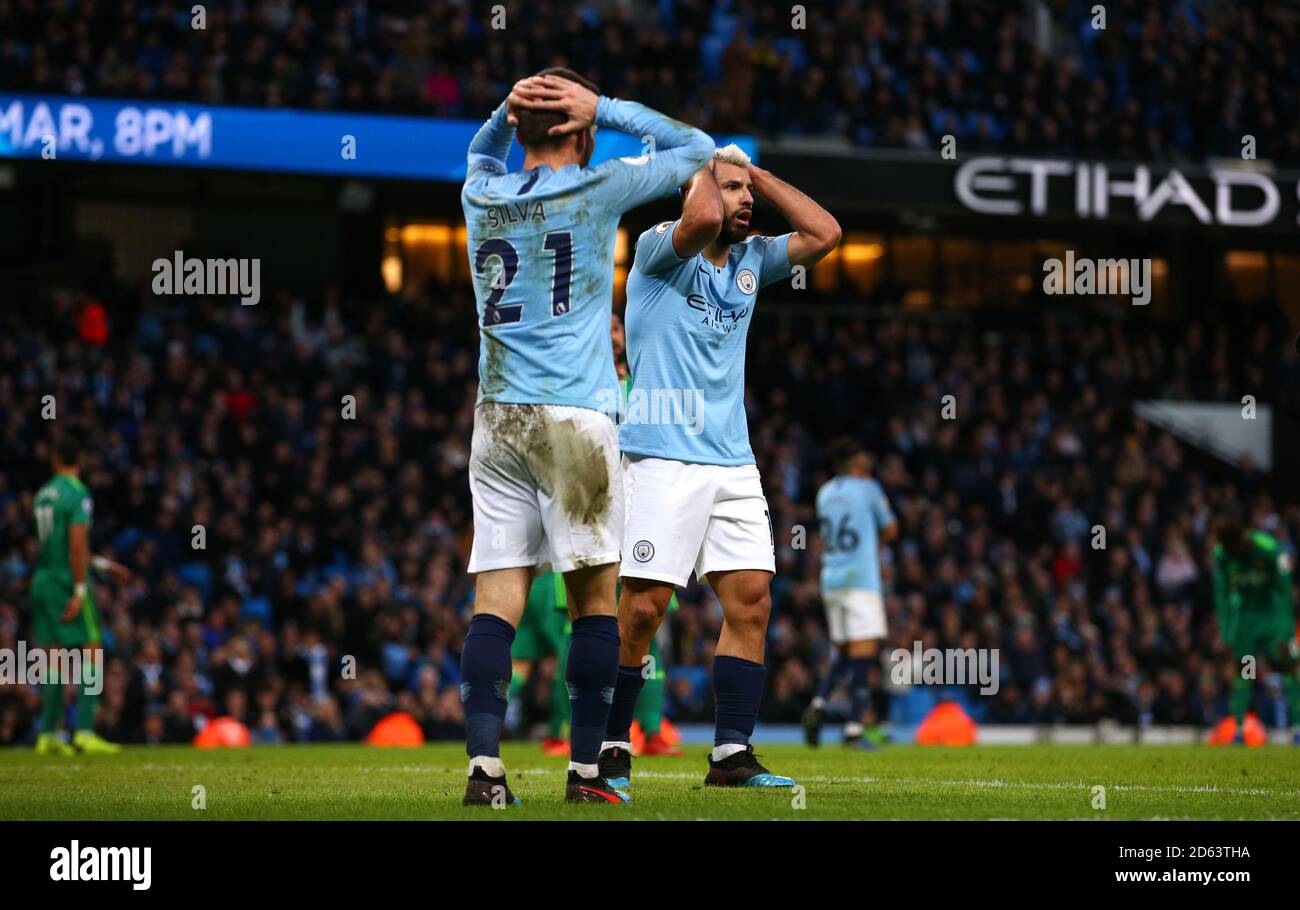 Sergio Aguero, de Manchester City, reacciona ante una oportunidad perdida Foto de stock
