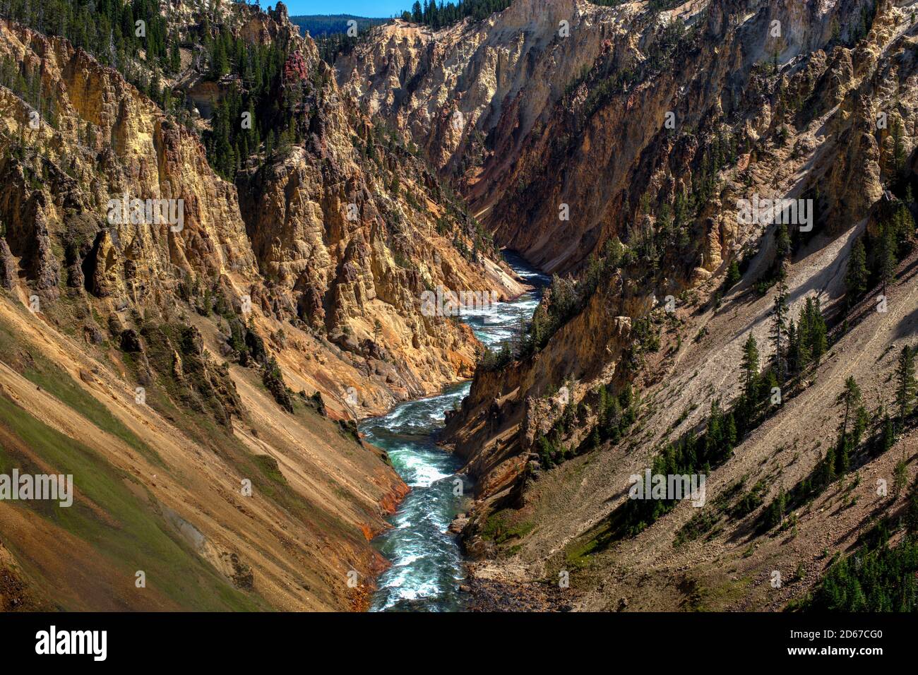 Río Yellowstone desde el Brink del Lower Falls Trail, Gran Cañón del Yellowstone, Parque Nacional Yellowstone, Wyoming, Estados Unidos Foto de stock