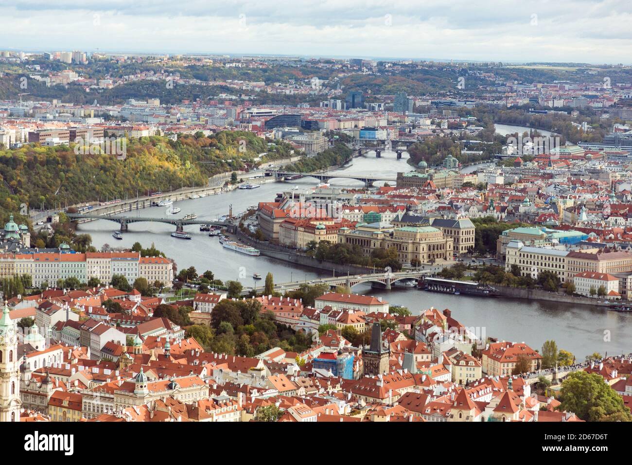 Vista de Praga desde los Jardines de Petřín, República Checa Foto de stock