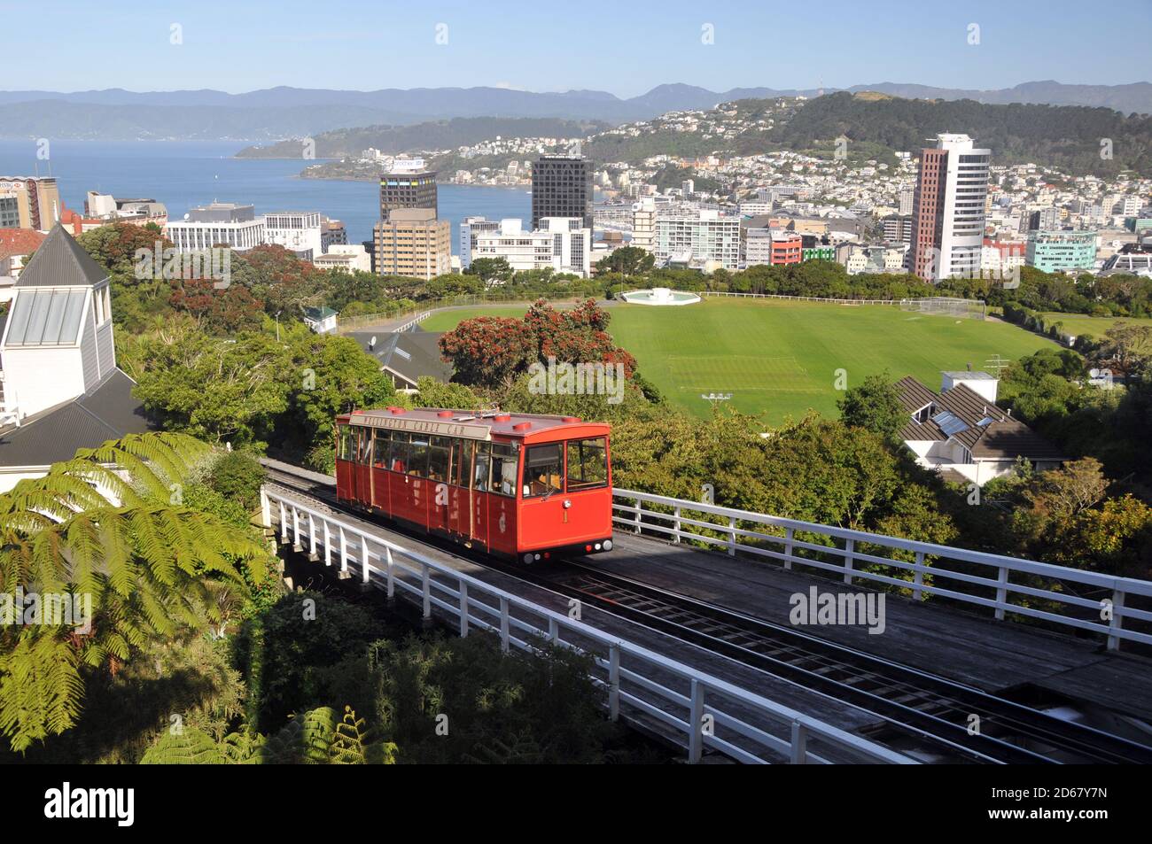 Partiendo del teleférico del Jardín Botánico de Wellington, Wellington, en la Isla del Norte, Nueva Zelanda Foto de stock