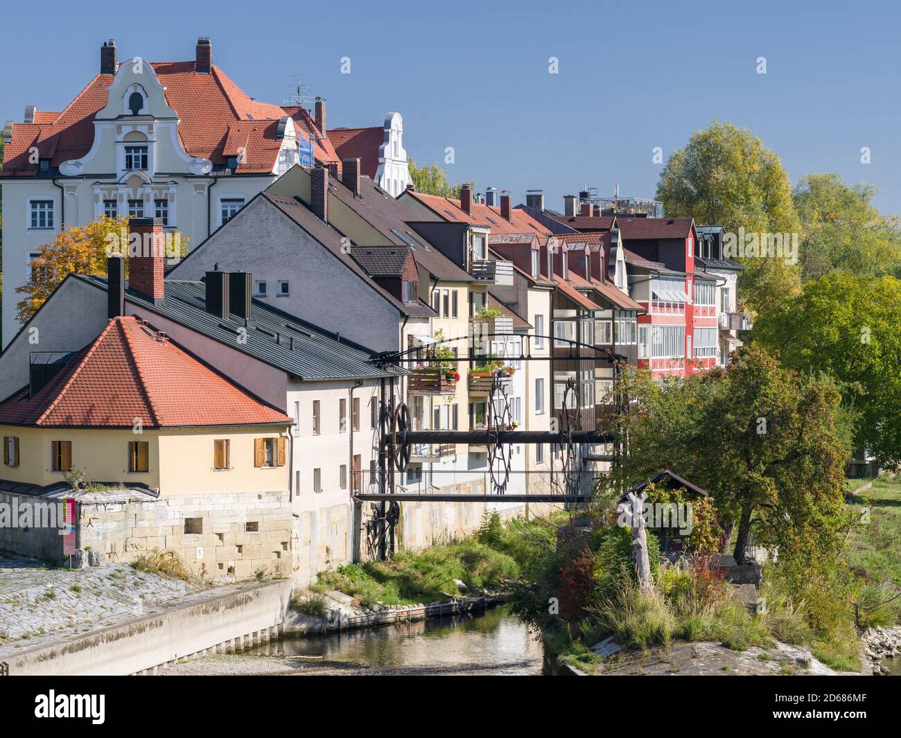 Regensburg en Baviera, el casco antiguo está catalogado como Patrimonio de la Humanidad de la UNESCO. El Jahninsel, una isla en el Danubio. Europa, Europa Central, Alemania, Bava Foto de stock