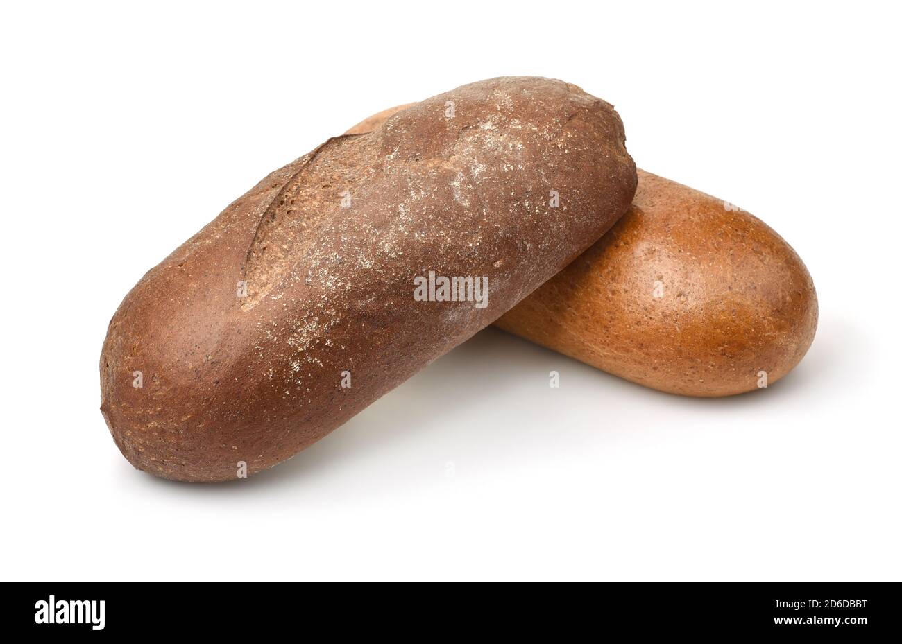 Dos panes de centeno y pan de trigo aislados en un blanco Foto de stock