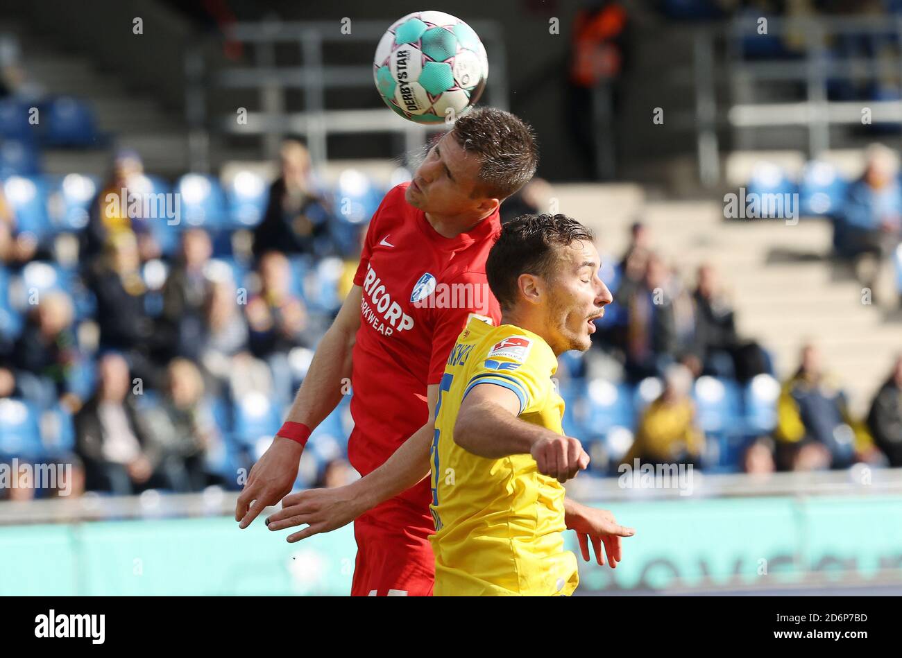 Braunschweig, Alemania. 17 Oct, 2020. Firo: 17.10.2020 Fuvuball: Fútbol: 2ª temporada de la Bundesliga 2020/21 Eintracht Braunschweig (Brunswick) (Brunswick) - VFL Bochum 2: 1 duelos, Soma Novothny | uso en todo el mundo crédito: dpa/Alamy Live News Foto de stock