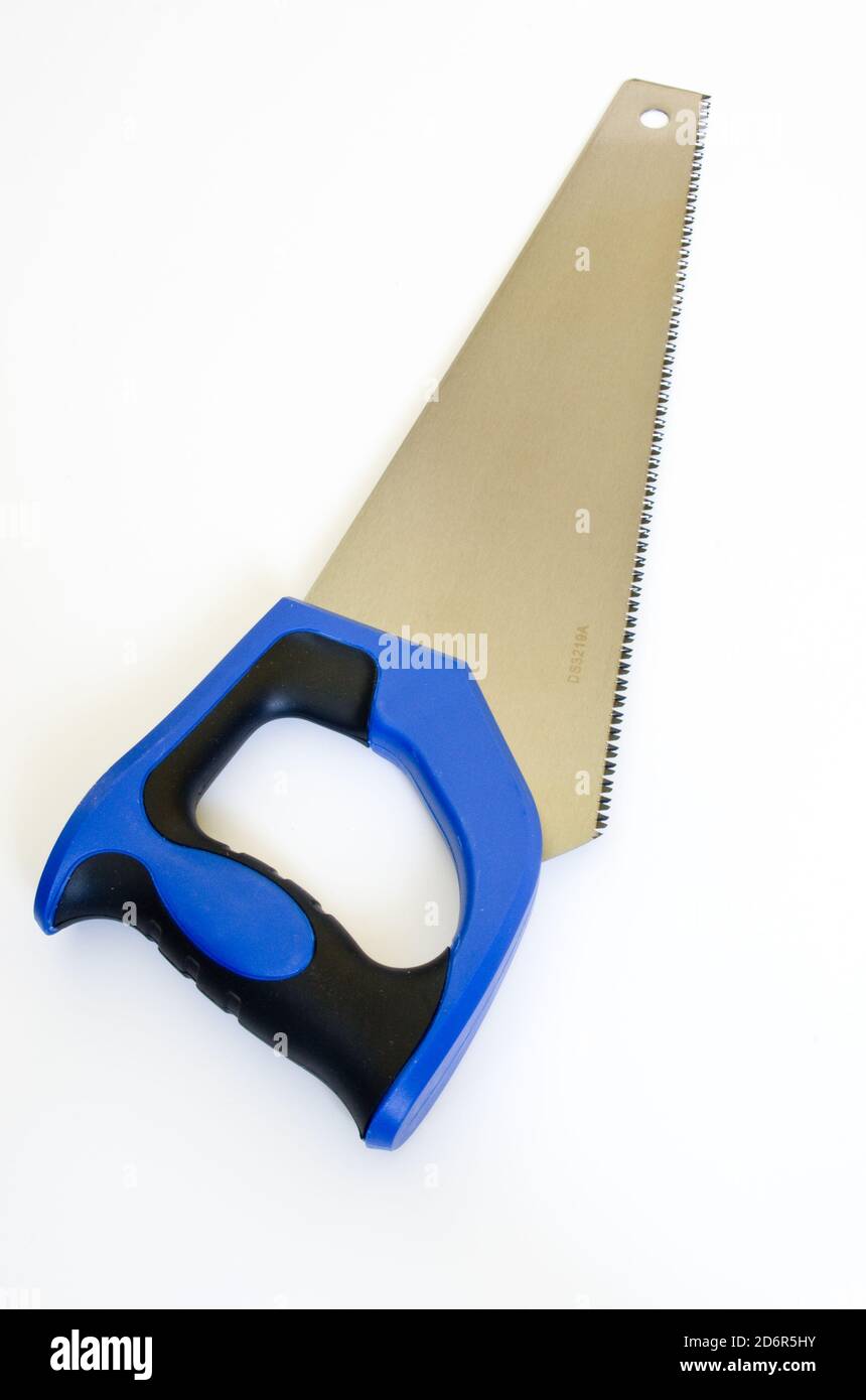 Pequeña herramienta manual de la mano de la sierra en un fondo blanco Foto de stock