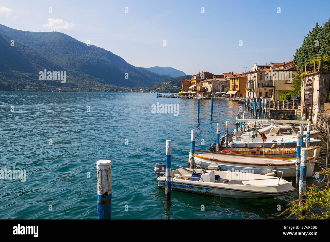 Vista de Monte Isola, Lago Iseo, provincia de Brescia, Lombardía, Italia. Foto de stock
