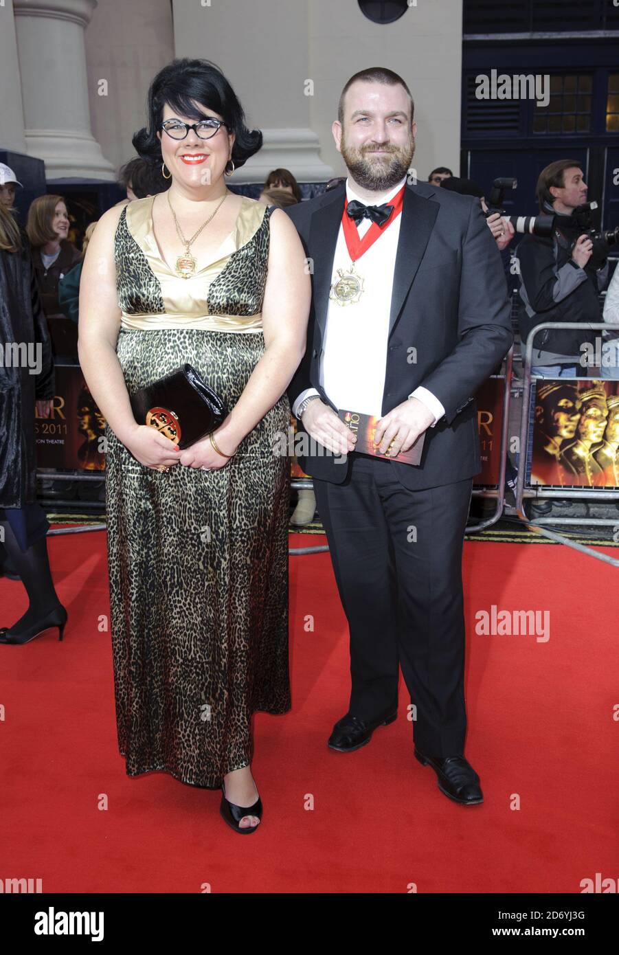 Amy Lame y Jonathan Simpson llegan a la Laurence 2011 Premios Olivier en el Teatro Real de Londres Foto de stock