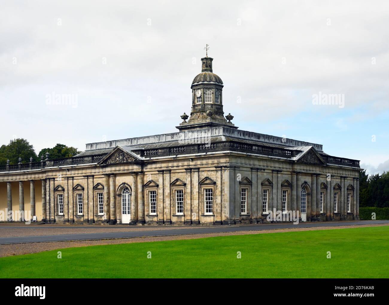 El bloque estable. Hopetoun House, South Queensferry, Escocia, Reino Unido, Europa. Foto de stock