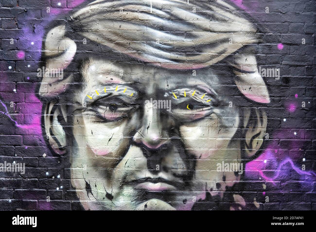 Una pintura en una pared en Shoreditch, Londres, con una caricatura del  presidente estadounidense Donald Trump Fotografía de stock - Alamy