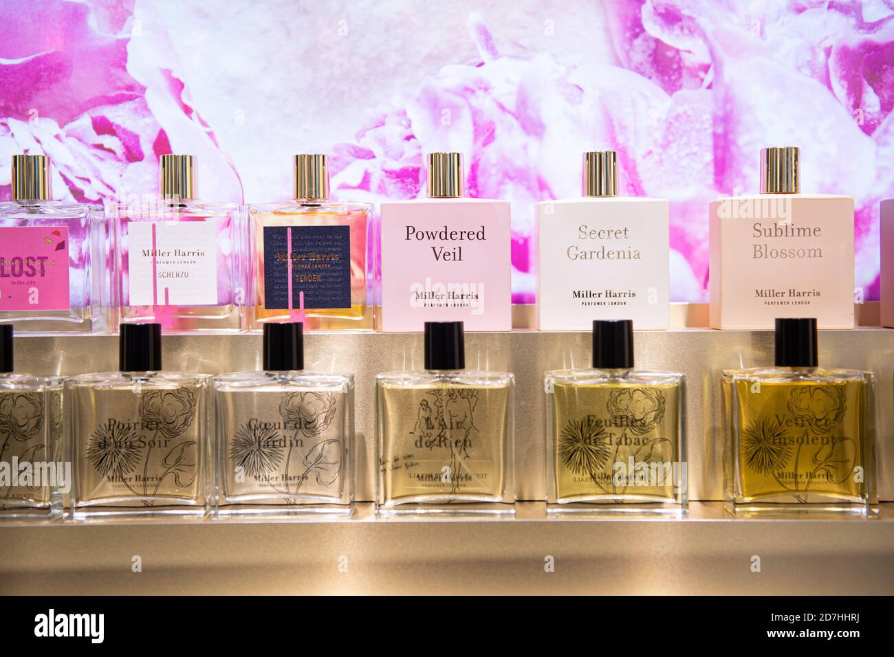 Douglas perfumes fotografías e imágenes de alta resolución - Alamy