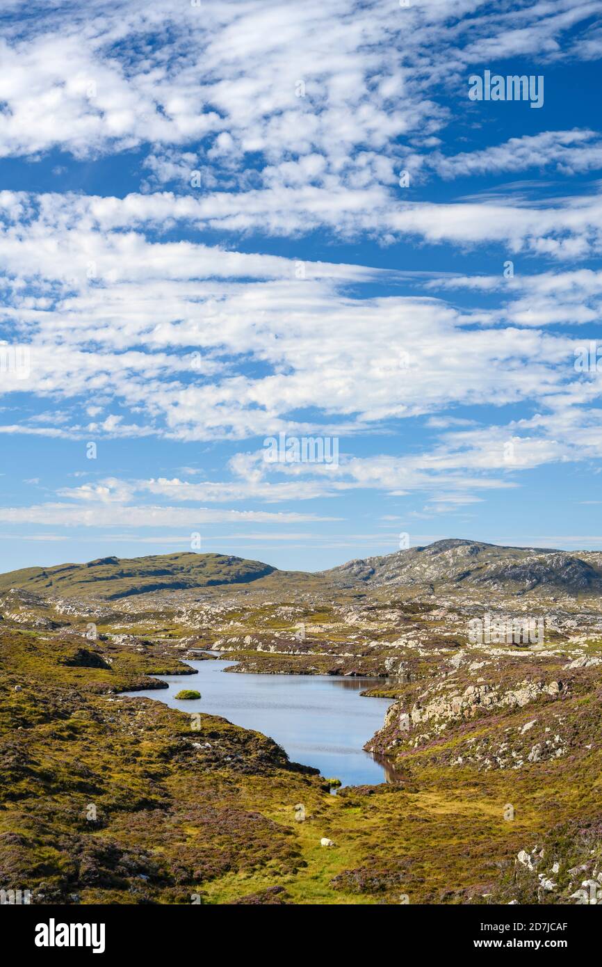 Nubes sobre el lago Luig en la Isla de Harris Foto de stock