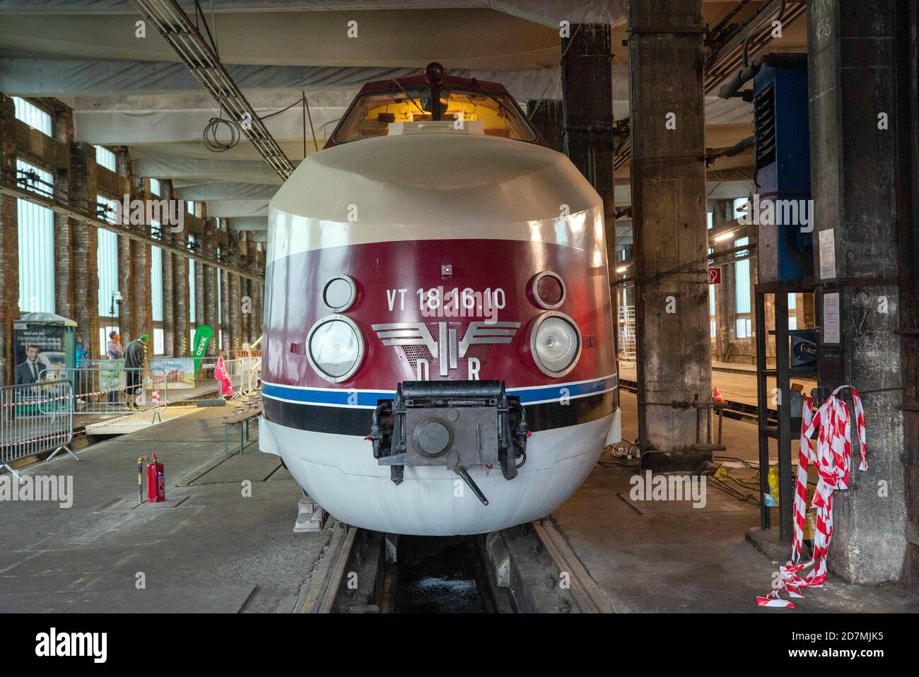 24 de octubre de 2020, Sajonia, Dresde El histórico vagón exprés VT 18