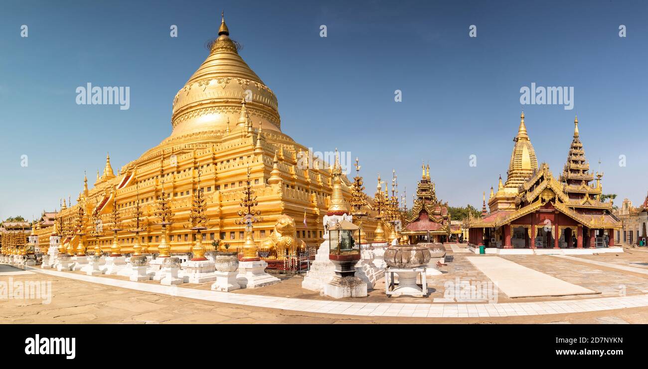 Golden Shwesandaw stupa bajo un cielo azul, Bagan, Myanmar Foto de stock