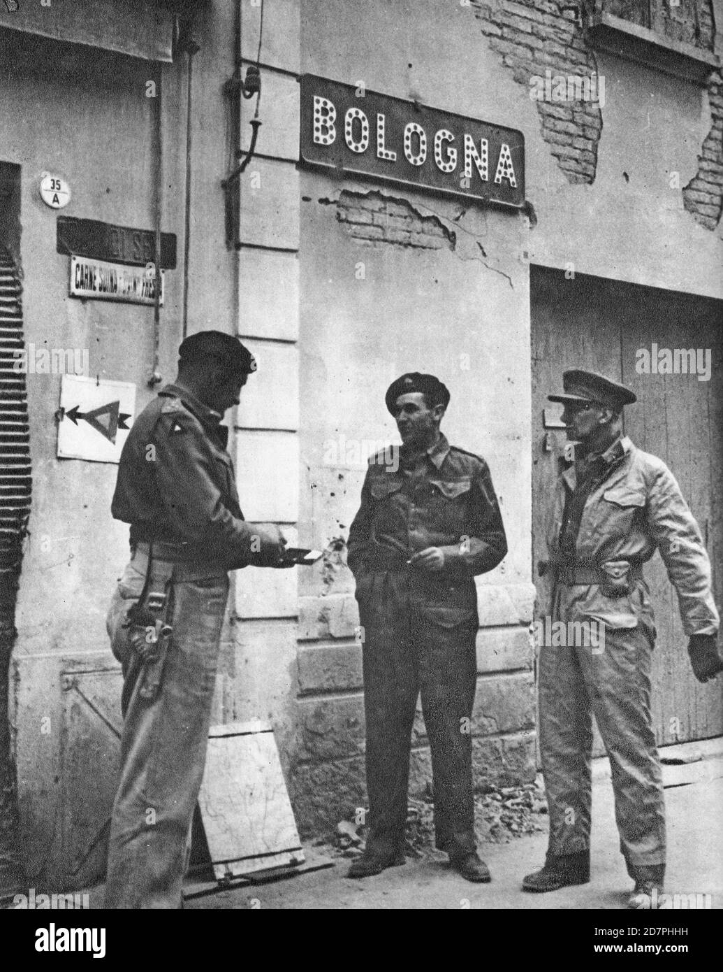 Historia de Sudáfrica: 6 SA personal de mando de la División blindada en Bolonia. De izquierda a derecha: Mayor-gen Poole; Brig. Furstenburg; Terón de la Maj-Gen. CA. 1945 Foto de stock