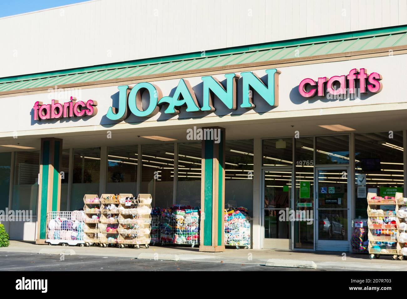 Fachada de telas joann fotografías e imágenes de alta resolución - Alamy