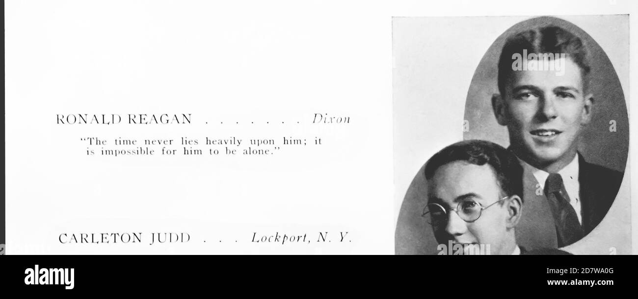 Un retrato del joven Ronald Reagan como estudiante graduado aparece en el anuario 1932 de Eureka College, una pequeña universidad de artes liberales fundada en 1855 en Eureka, Illinois, EE.UU. Obtuvo una licenciatura en Artes con una especialidad conjunta en sociología y economía. Como senior, Reagan sirvió como presidente del cuerpo estudiantil, luego se convirtió en una estrella de cine de Hollywood, el Gobernador de California, y eventualmente el 40º Presidente de los Estados Unidos de América por dos períodos (1981-89). Dixon es el nombre de su ciudad natal de Illinois, que Reagan dejó en 1928 a los 17 años para matricularse en la universidad. Foto de stock