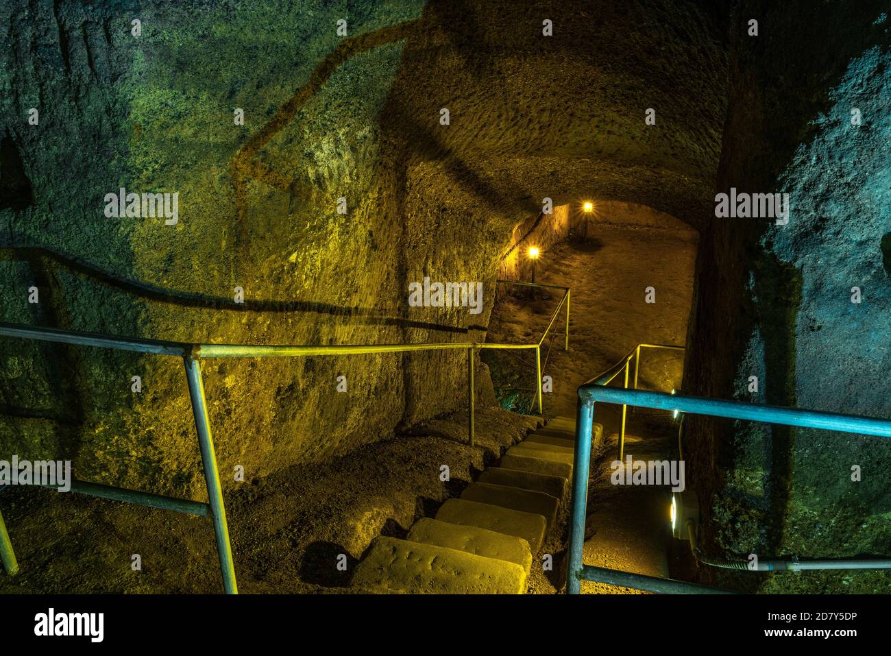 Metro Viterbo, una red de túneles que se extienden bajo la ciudad utilizada desde la Edad Media Foto de stock