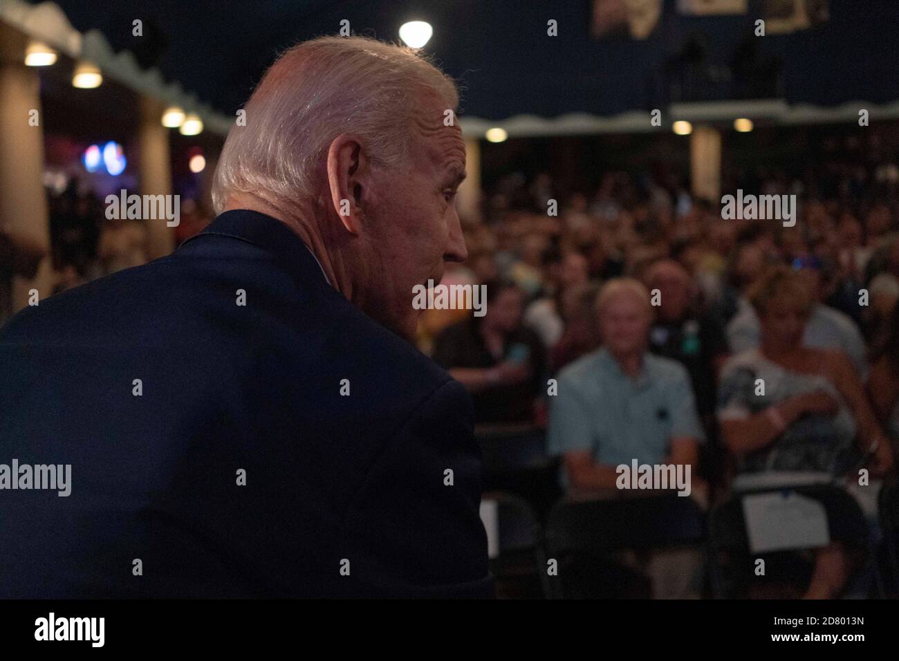 2020 Presidente demócrata esperanzado ex vicepresidente Joe Biden asiste a la cena Wing Ding el 9 de agosto de 2019 en Clear Lake, Iowa. La cena se ha convertido en una necesidad de asistir a las esperanzas presidenciales democráticas antes del Caucus de Iowa. Crédito: Alex Edelman/The Photo Access Foto de stock