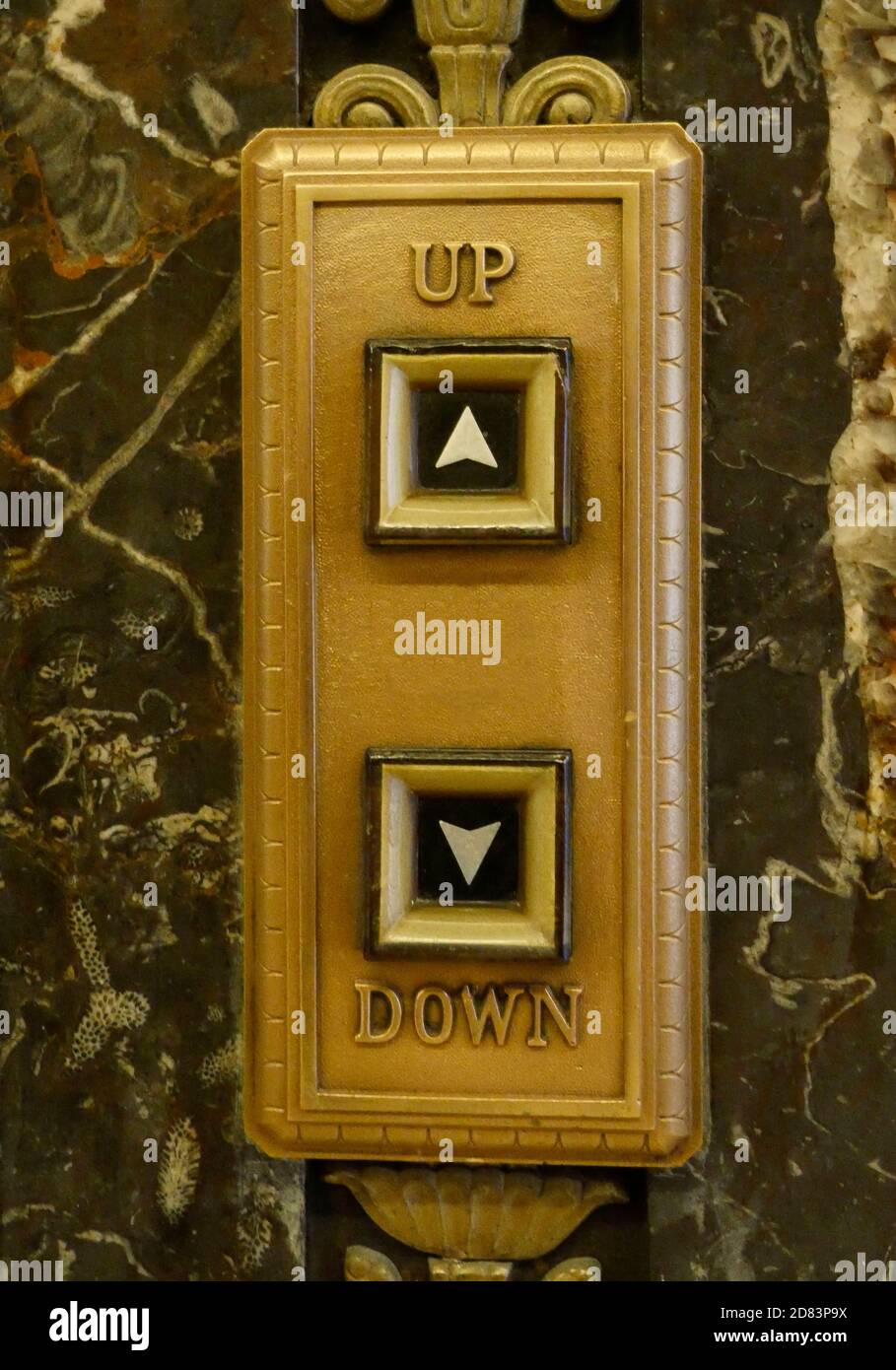 Botones del elevador subiendo y bajando Foto de stock