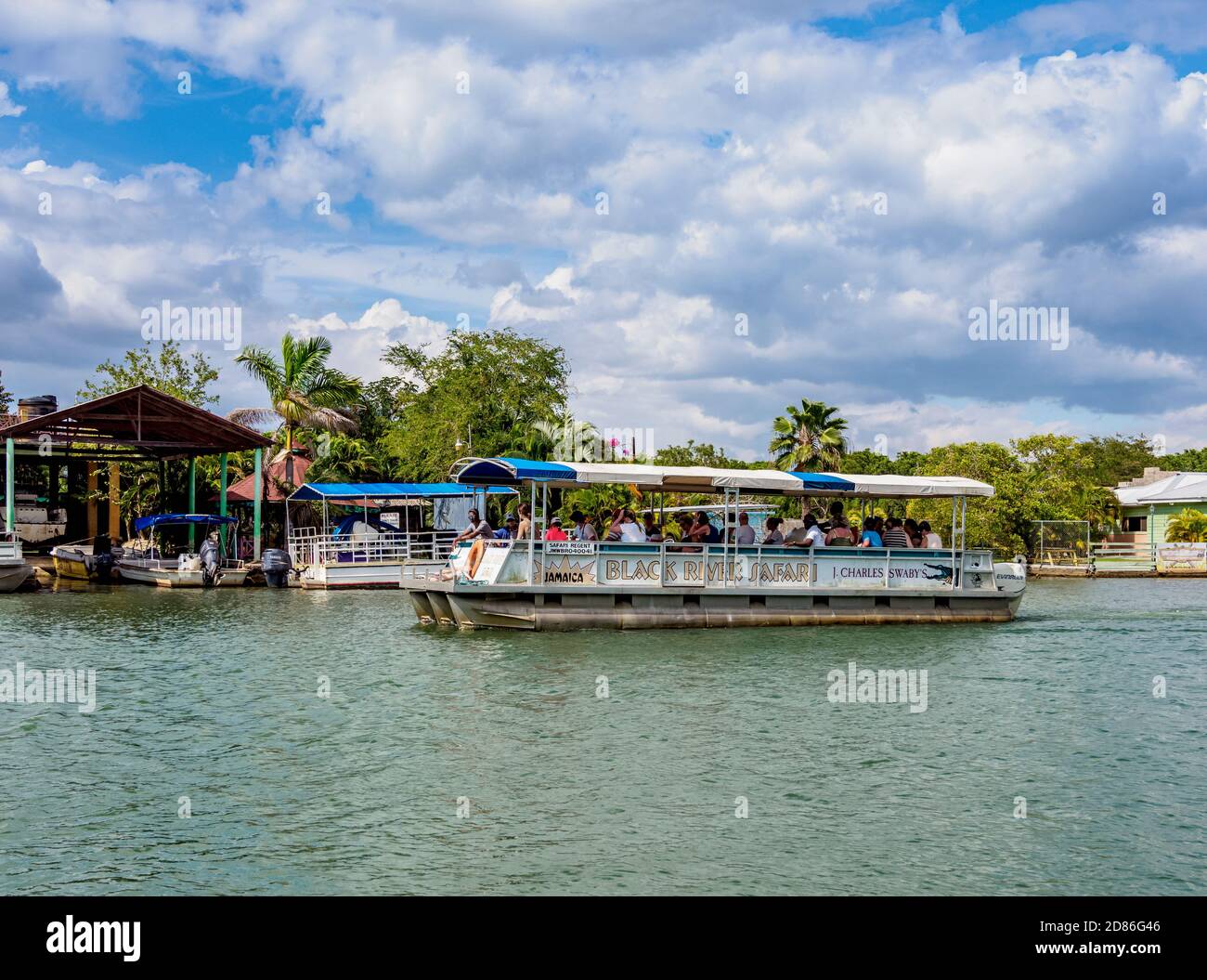 Safari por el Río Negro en barco, Parroquia de Santa Isabel, Jamaica Foto de stock