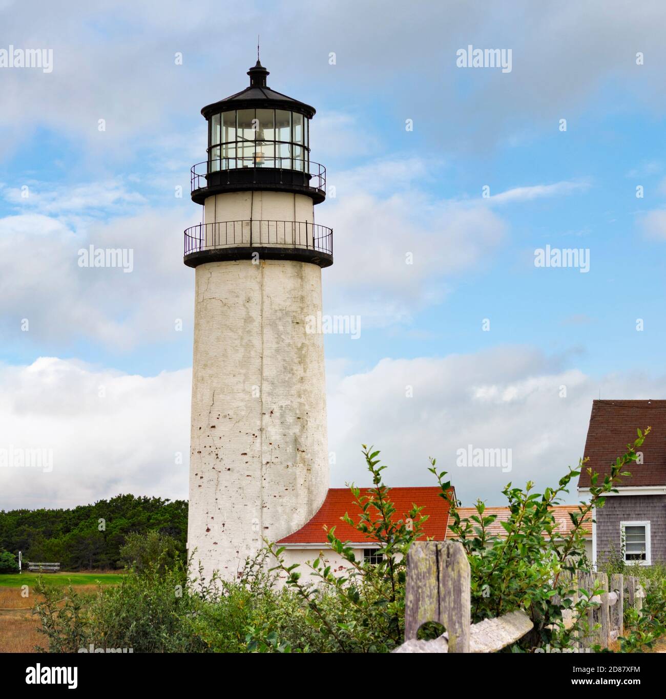 Faro de Cape Cod también conocido como Highland Light Station. Es la casa de luz más antigua de Cape Cod, Truro del Norte, Massachusetts, EE.UU., el fin de semana del día del trabajo Foto de stock