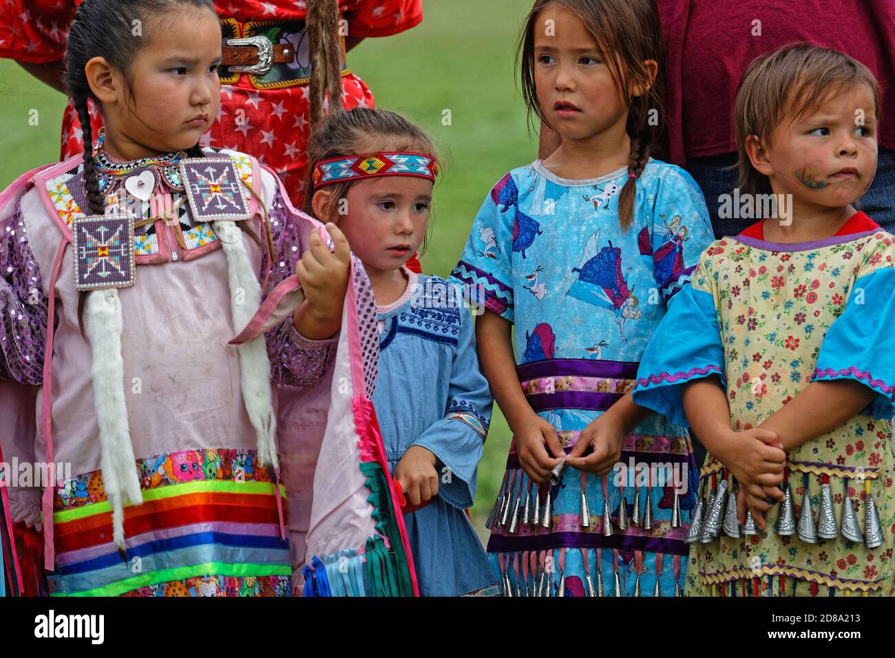 BISMARK, DAKOTA DEL NORTE, 9 de septiembre de 2018 : los niños en la 49 ª Tribes Unidas anual Pow Wow, un gran evento al aire libre que reúne más de 900 danza Foto de stock