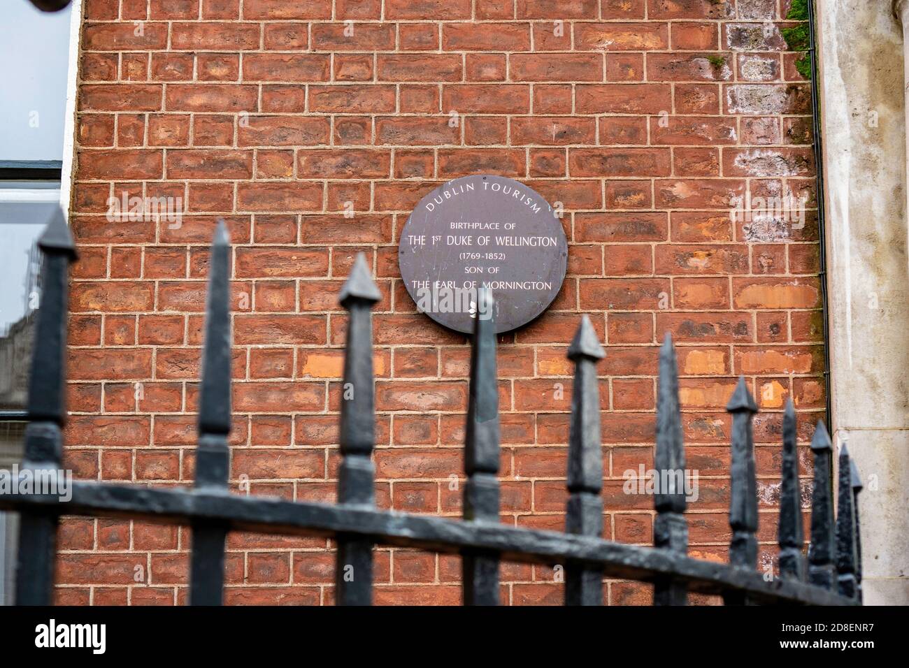 El lugar de nacimiento del duque de Wellington, Arthur Wellesley, conmemorado por esta placa en la calle Merrion, Dublín, Irlanda. Foto de stock