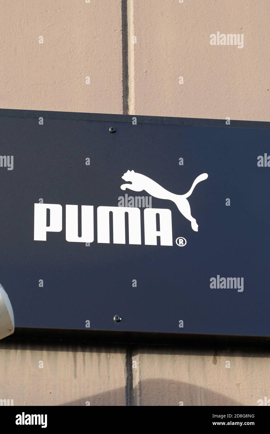 Etiqueta de puma fotografías e imágenes de alta resolución - Alamy