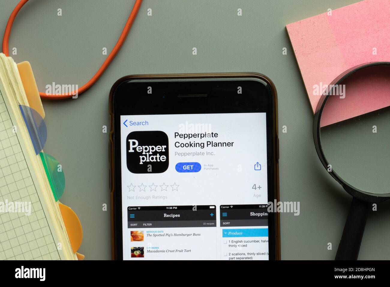 Nueva York, EE.UU. - 26 de octubre de 2020: Pepperplate Cooking Planner mobile app logo en pantalla teléfono de cerca, editorial ilustrativa Foto de stock