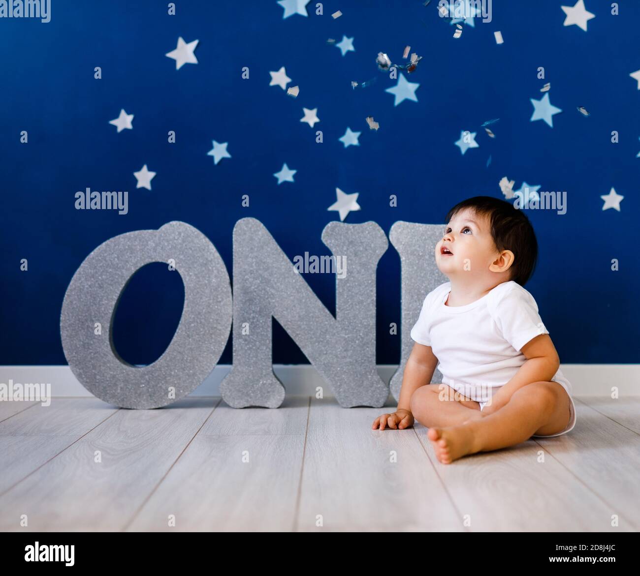 2,205 en la categoría «Birthday background for 1 year old baby boy» de  imágenes, fotos de stock e ilustraciones libres de regalías