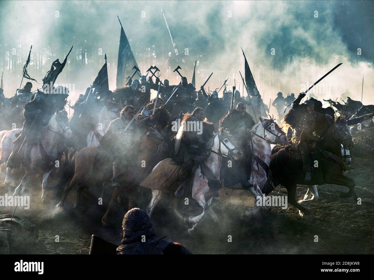 ESCENA DE BATALLA MEDIEVAL, TRANSFORMERS: THE LAST KNIGHT, 2017 © PARAMOUNT Foto de stock