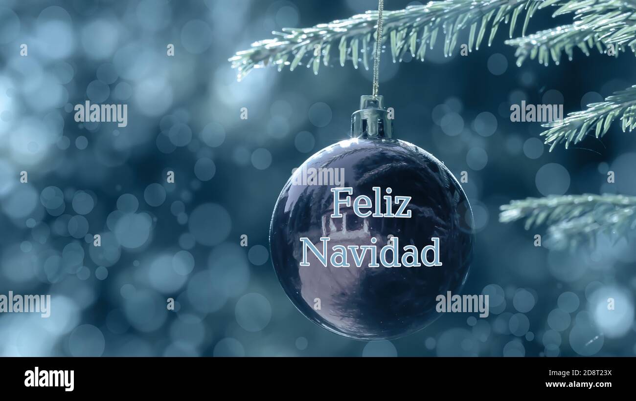 Saludos de vacaciones en español significa Feliz Navidad en bolas borrosas  con reflexión decorar las ramas del árbol de Navidad. Vacaciones de  invierno Fotografía de stock - Alamy