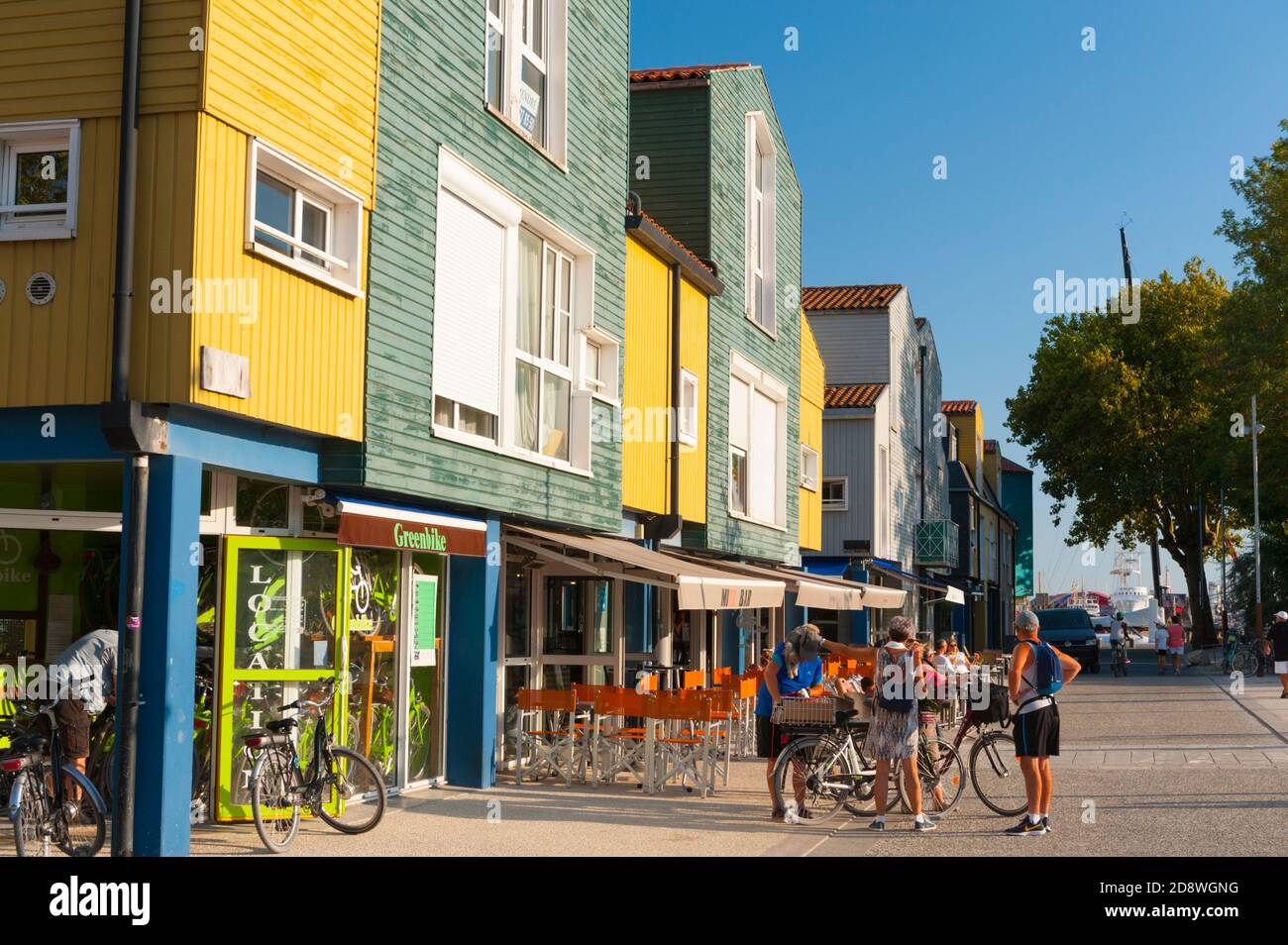 Francia, Charente-Maritime (17), la Rochelle, puerto antiguo, tiendas de la zona de le Gabut Foto de stock