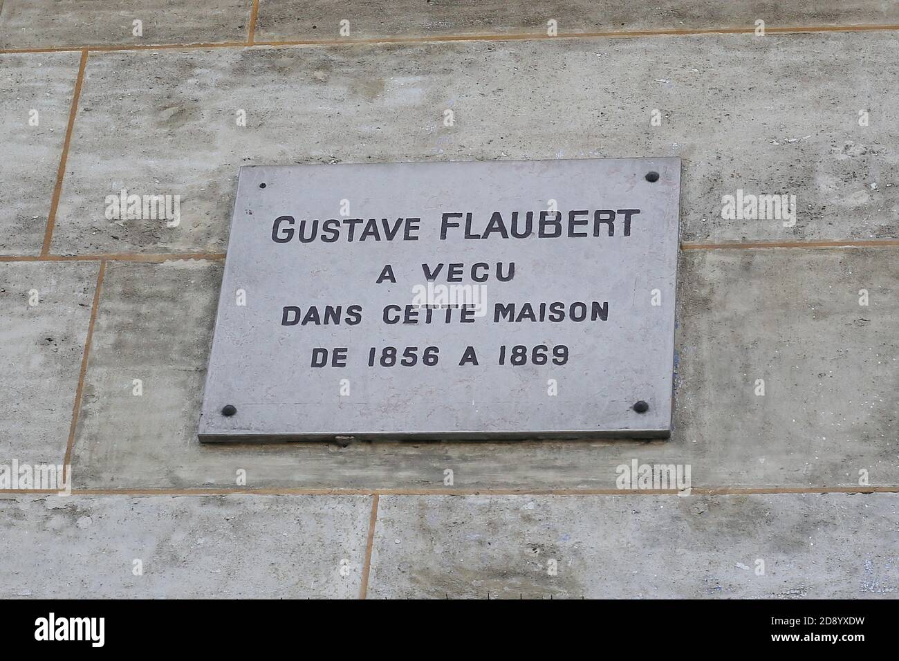 PARÍS, FRANCIA - 20 de mayo de 2018: El escritor francés Gustave Flaubert vivió en esta casa de 1856 a 1869Paris, 42 boulevard du Temple, Gustave Flaubert Foto de stock