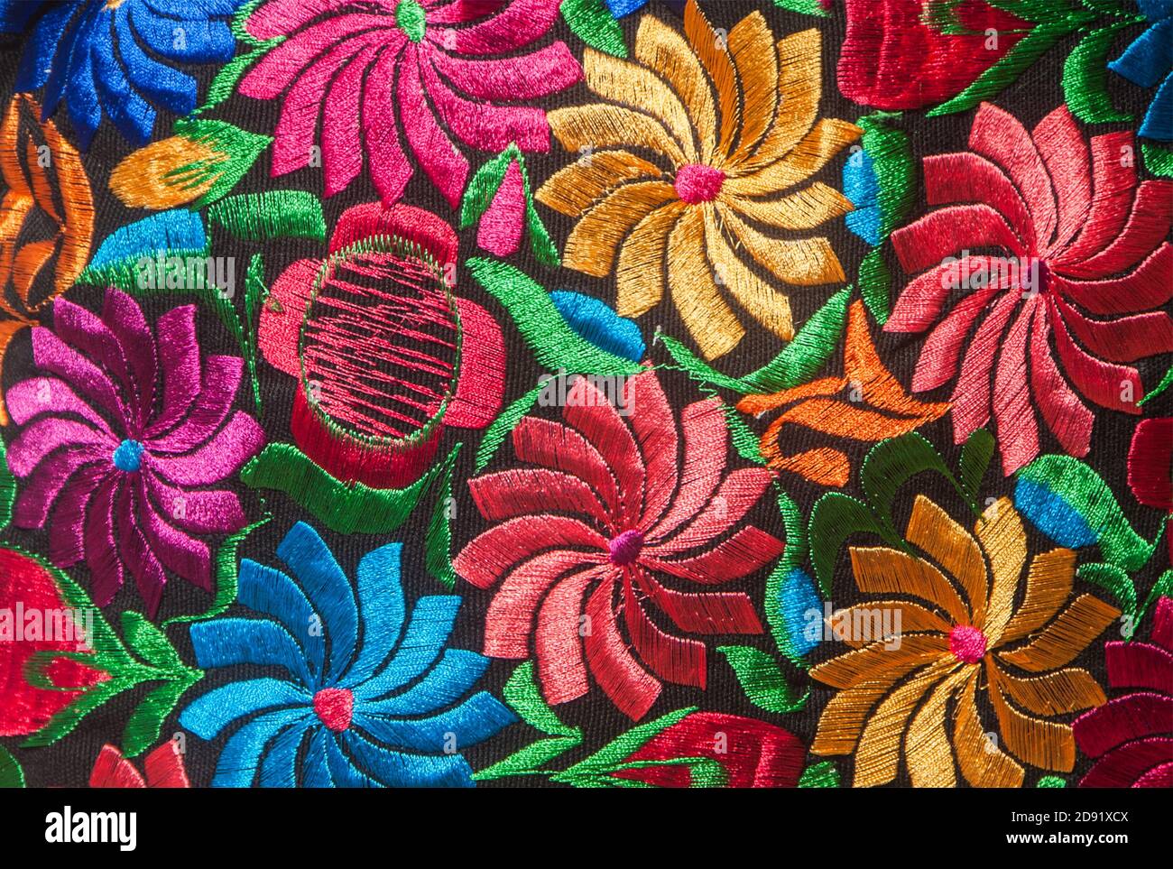 Manta de ganchillo de fondo, artesanía textil con varios colores, fondo de  ganchillo de color, México Fotografía de stock - Alamy