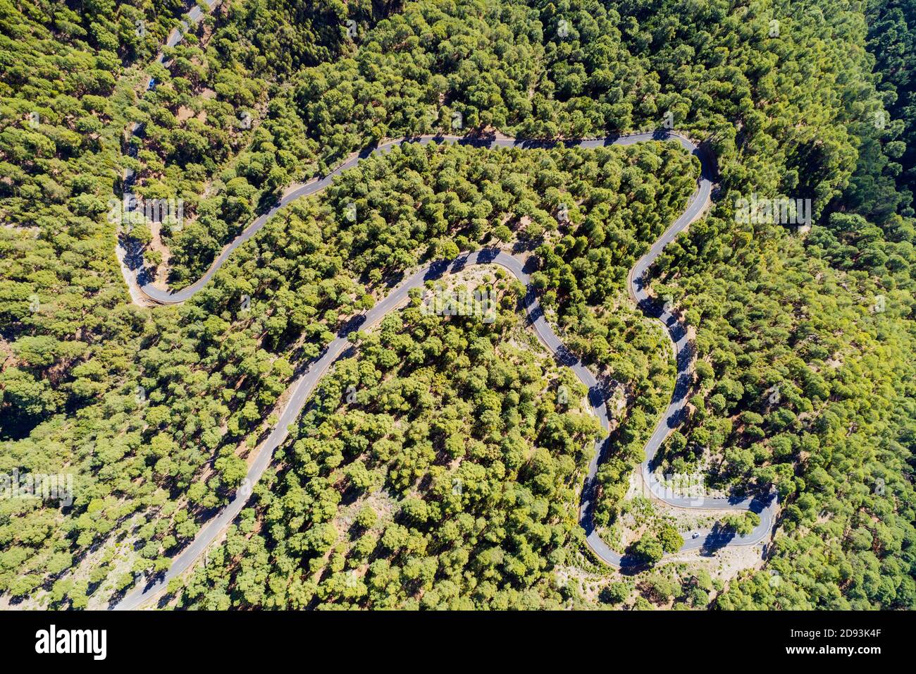 Europa, España, Islas Canarias, La Palma, de la Biosfera por la Unesco sitio, vista aérea de una sinuosa carretera de montaña Foto de stock