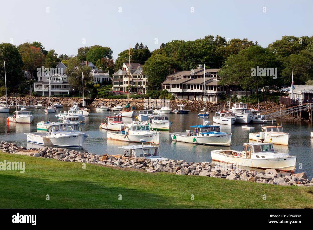 Vista panorámica de los barcos en la hermosa Perkins Cove, Ogunquit, Maine, Estados Unidos. Foto de stock