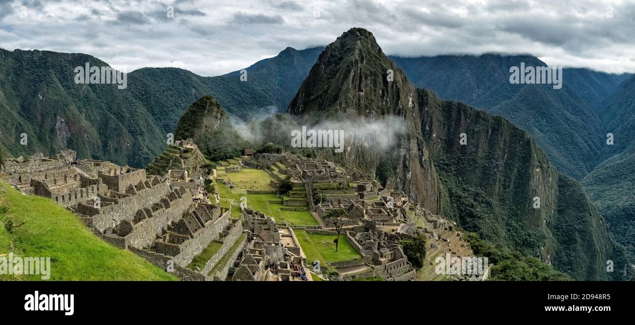 Machu Picchu, Patrimonio de la Humanidad de la UNESCO. Una de las nuevas siete Maravillas del Mundo Foto de stock