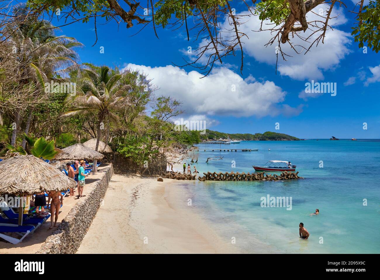 La playa del Mar Caribe, la Isla Grande, Islas del Rosario, Cartagena de Indias, Bolívar, Colombia, Sur America Foto de stock
