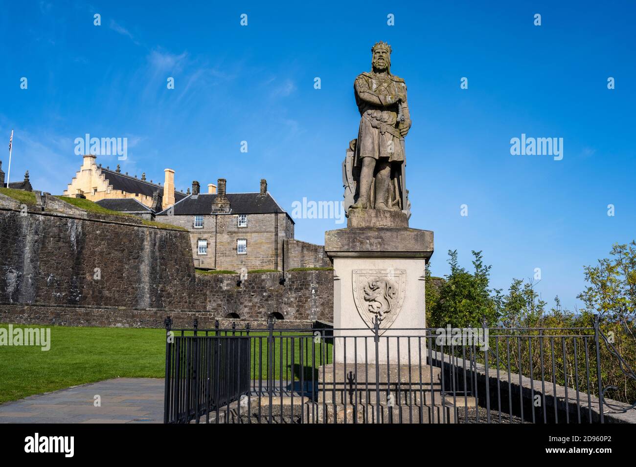 Robert la estatua de Bruce fuera del Castillo de Stirling en Castle Esplanade, Stirling, Escocia, Reino Unido Foto de stock