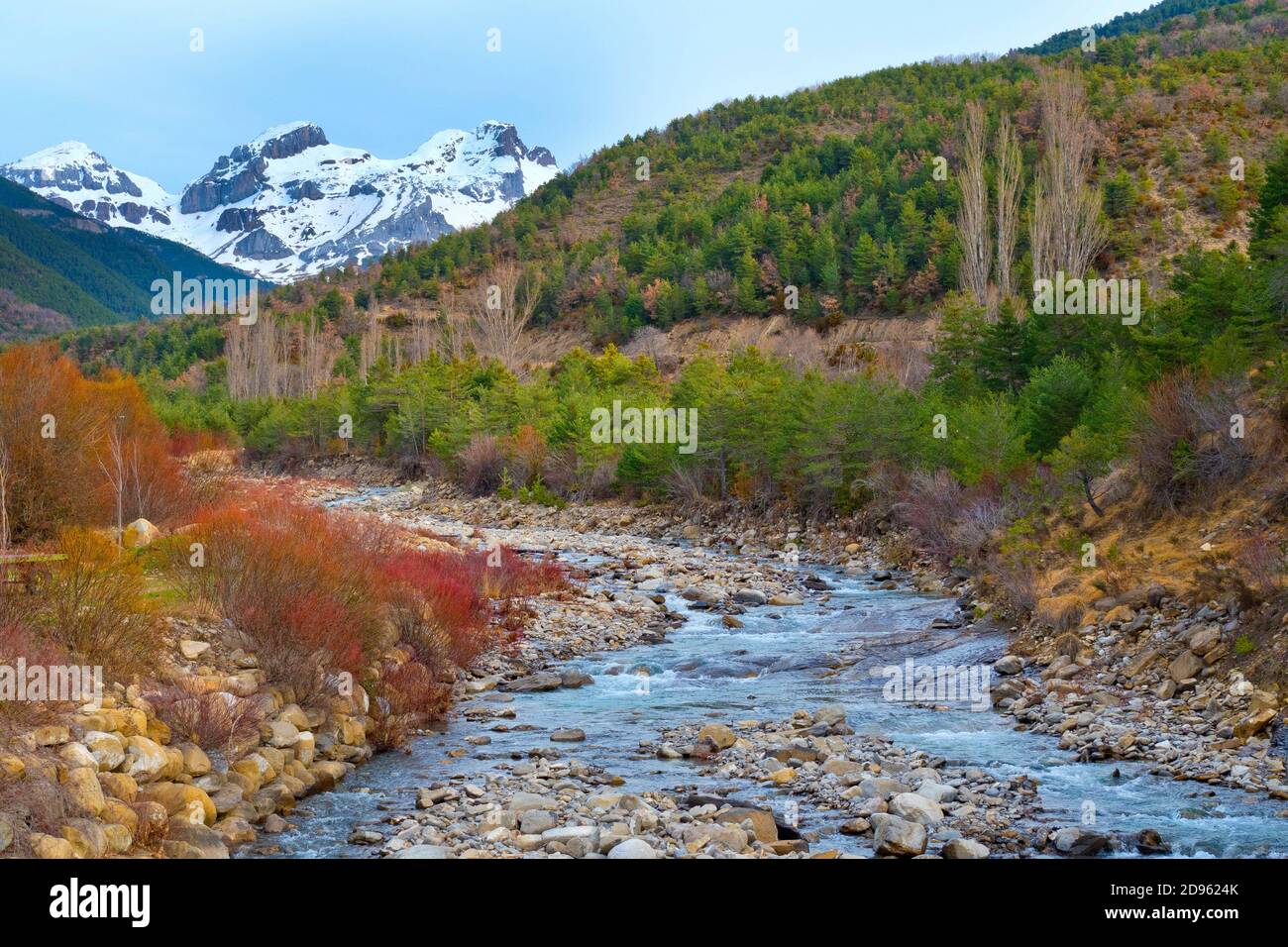 Río Estarrún, Valle De Aisa, Parque Natural Valles Occidentales, Aisa,Jacetania, Pirineos, Huesca, Aragón, España, Europa. Foto de stock