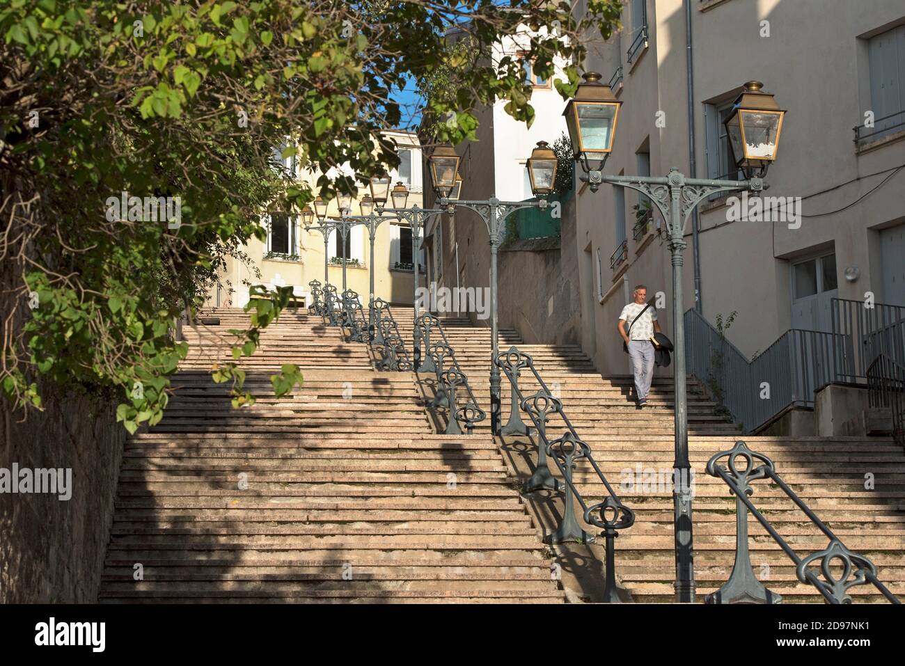 Rue en escalier du Cret du Roc, Saint-Etienne, departamento de la Loire, región Auvernia-Rhone-Alpes, Francia, Europa / SideStepping de Cret du Roc, Foto de stock