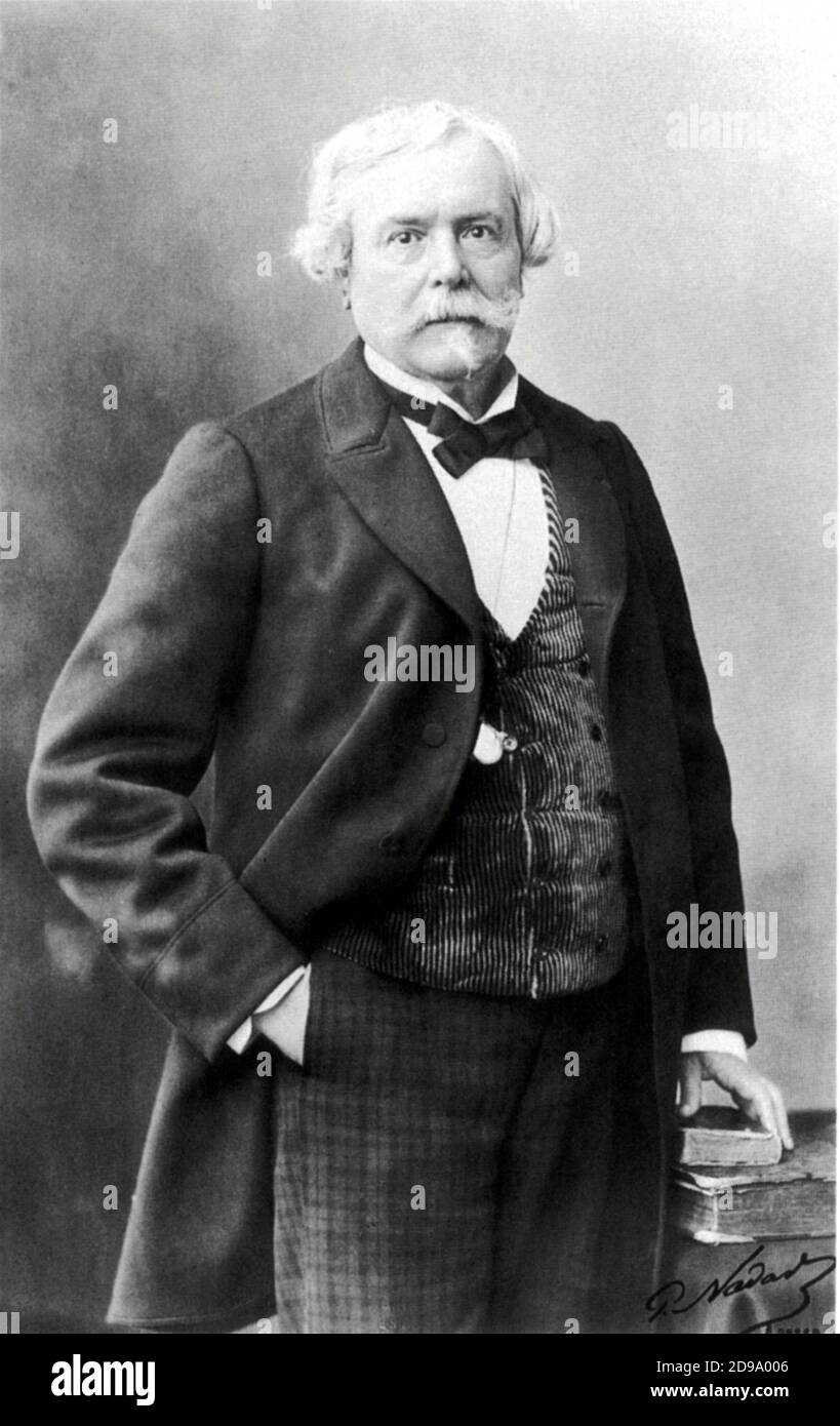 El escritor francés EDMOND de GONCOURT ( 1822 - 1896 ). Foto de NADAR . Hermano de Jules Huot de Goncourt , confesado en una entrada de diario de septiembre de 1885 : ' y por Dios, me he puesto en una dieta para que si , digamos , tenemos un absinthe , lo tenemos con laudanum ' . - ASSENZIO - LAUDANO - SCRITTORE - letteratura - LETTERATURA - LITERATURA - droga - droghe - allucinogeni - drogas - hombre mayor - uomo anziano vecchio - capelli bianchi - pelo blanco - baffi - bigote - pizzetto - oso musketeer - barba - cravappatta - corbata - colletto - cuello - chaleco - gilè - panciotto - chaleco Foto de stock