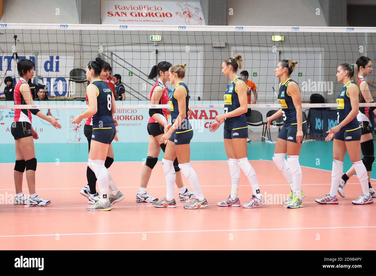 Nazionale femminile di pallavolo giapponese fotografías e imágenes de